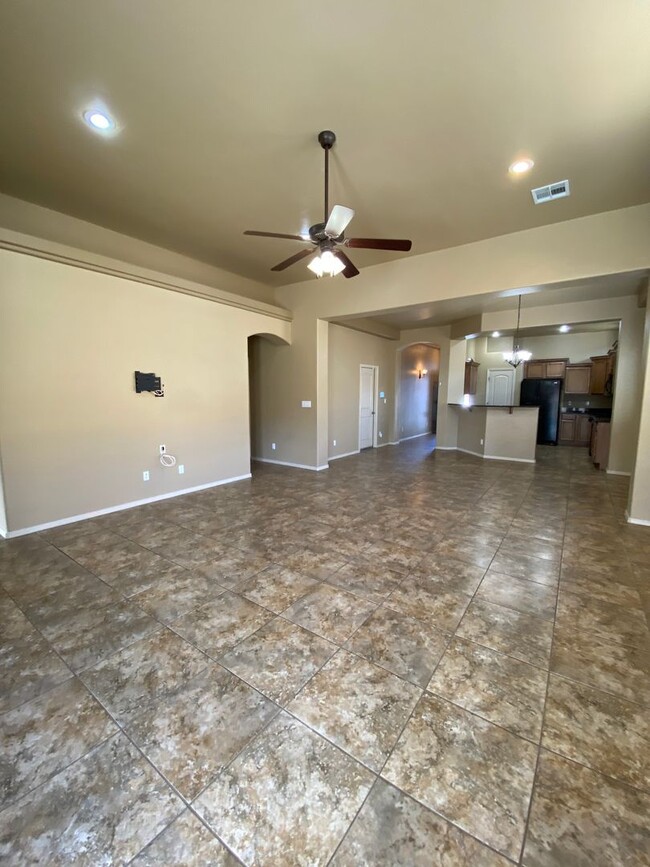 Building Photo - Gorgeous Home, New Carpet & Great Location!