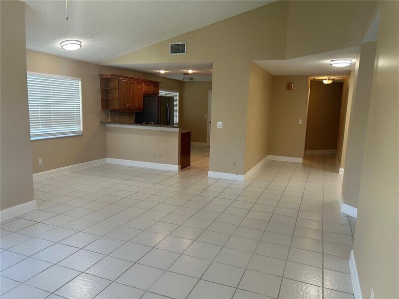 Building Photo - 2939 Myrtle Oak Cir