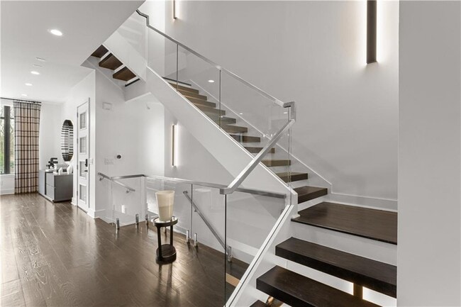 Building Photo - 906 Lenox Blvd