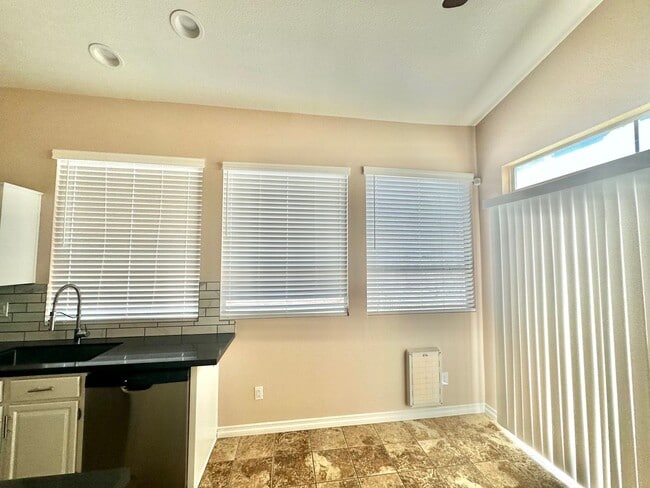 Building Photo - Darling one story home