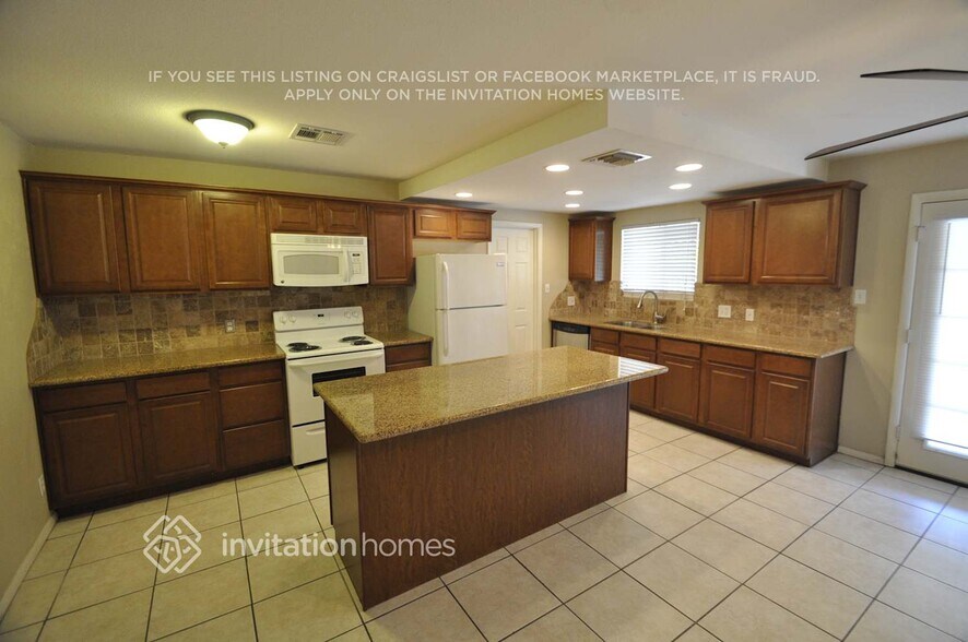 Building Photo - 3722 W Barbara Ave