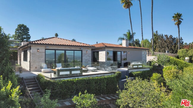 Building Photo - 3116 Elvido Dr