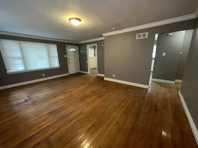 Building Photo - Lovely 2 Bedroom / 2 Bath for Rent - Section 8 Welcome