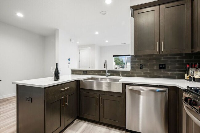 Building Photo - 18006 NE 47th Ave