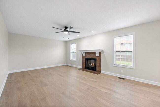 Building Photo - Pet Friendly Four Bedroom!
