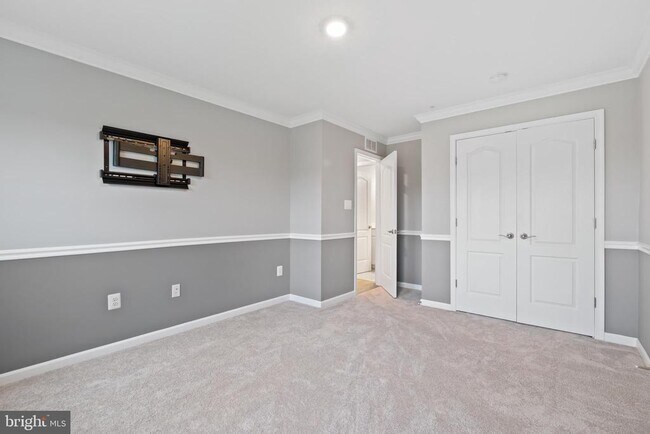 Building Photo - 4615 Crossing Ct