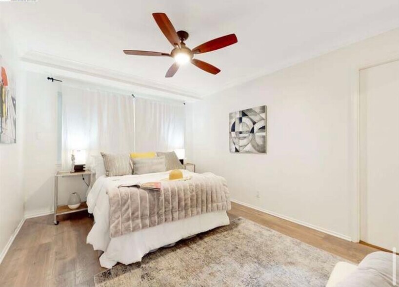 Bedroom - 2316 Lakeshore Ave