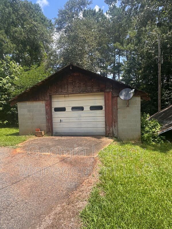 Building Photo - 2116 Ila Rd