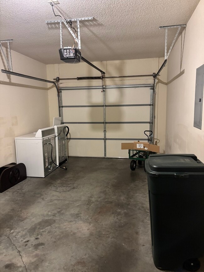 Building Photo - 39 B Jacobs Way Lane-