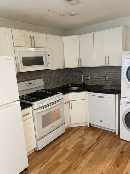 Primary Photo - 526 N 31st St