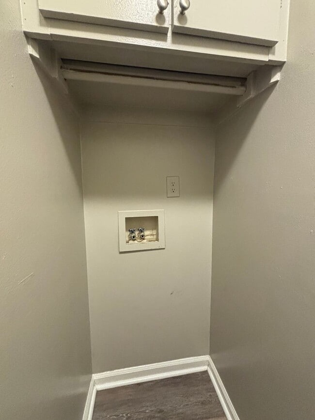 Building Photo - Beautiful Upgraded Condo located in Queens...