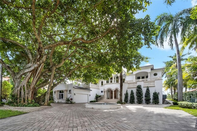 Building Photo - 100 Palm Ave