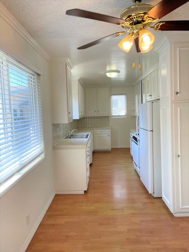 Building Photo - 4916 Hazeltine Ave