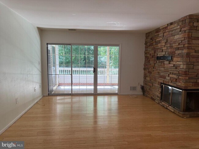 Building Photo - 110 Biscayne Ct
