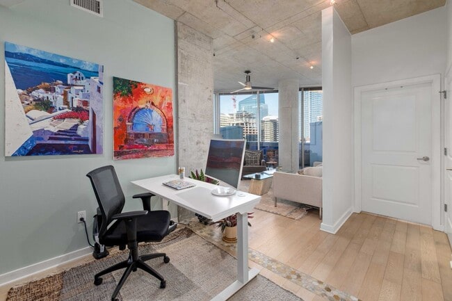 Building Photo - 360 Nueces St