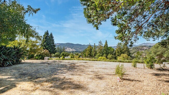Building Photo - Hilltop Estate in Green Valley-Fully Furni...