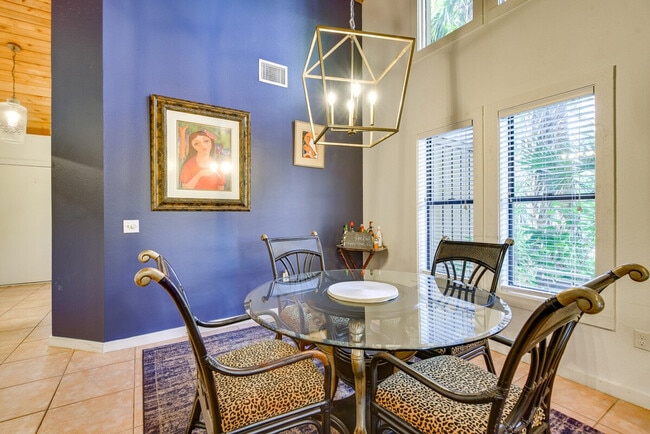 Building Photo - 7511 4th Ave W