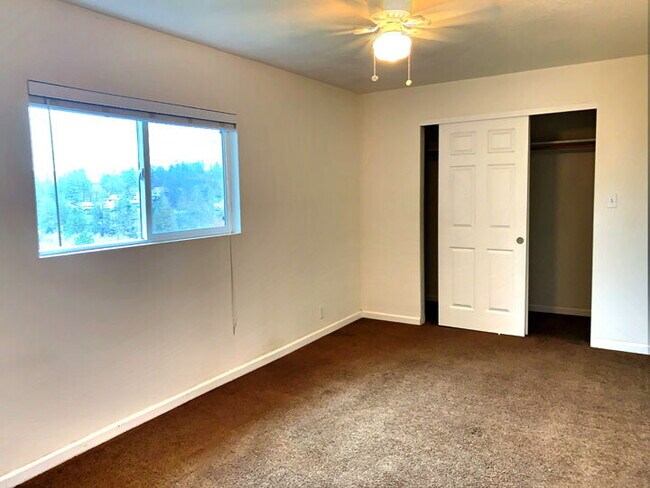Building Photo - 3-bed 2-bath home with amazing views of Placerville!