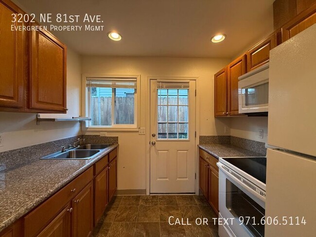 Building Photo - 3202 NE 81st Ave