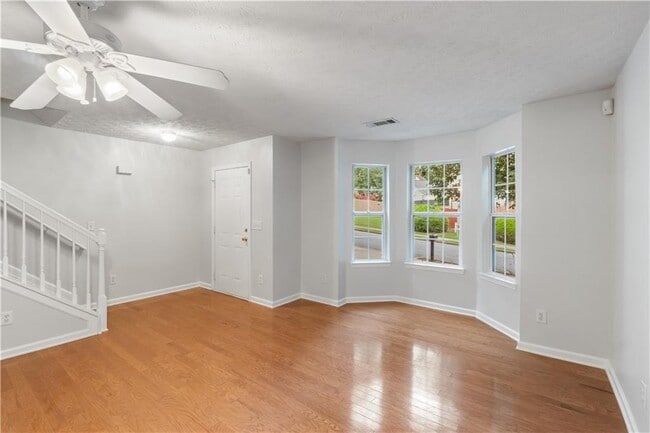 Building Photo - 3870 Safehaven Dr