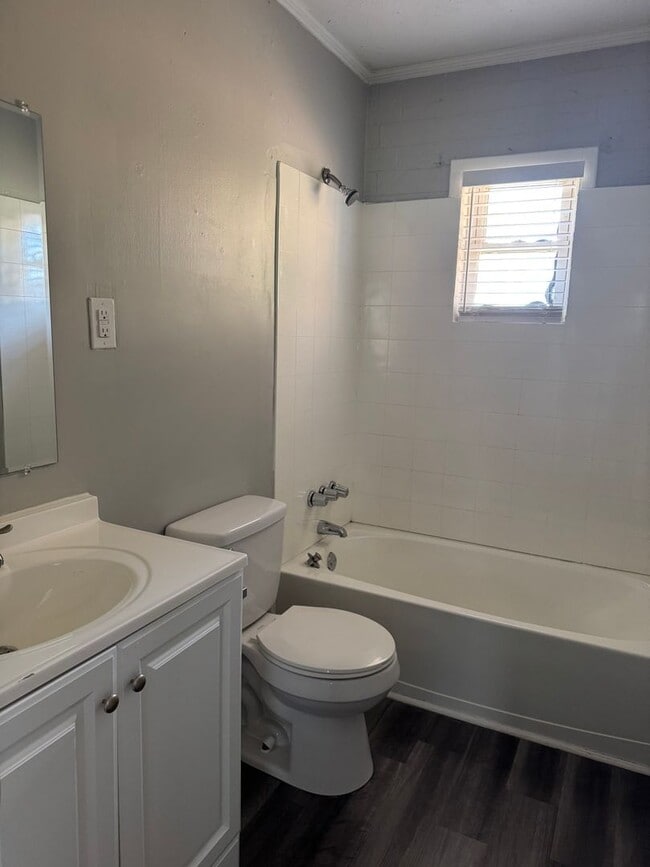 Building Photo - Two Bedroom Duplex in Lincolnton