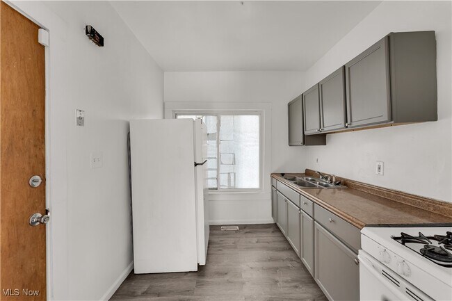 Building Photo - 430 E 149th St