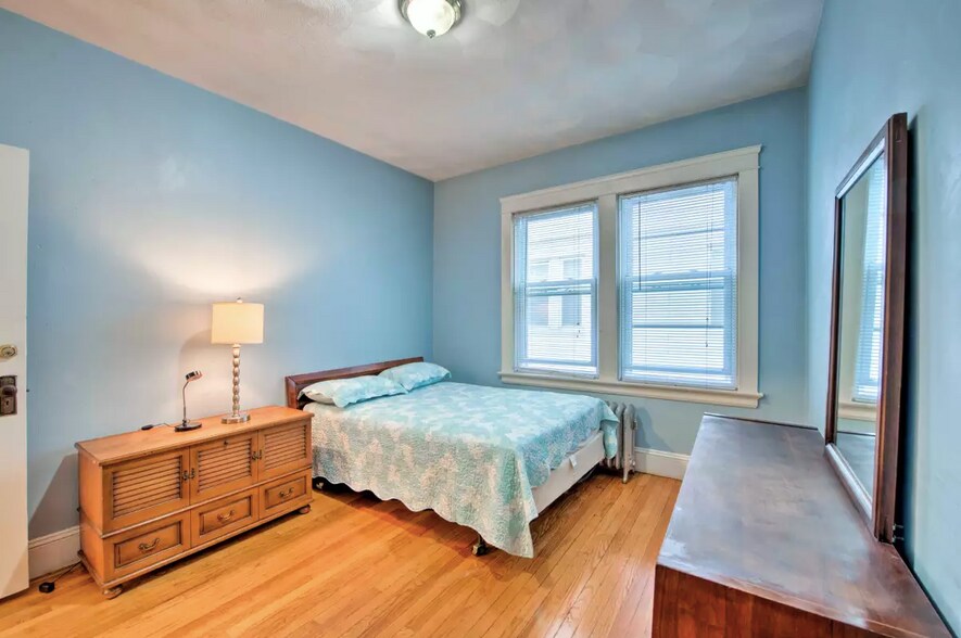 Building Photo - 34 Pembroke Ave