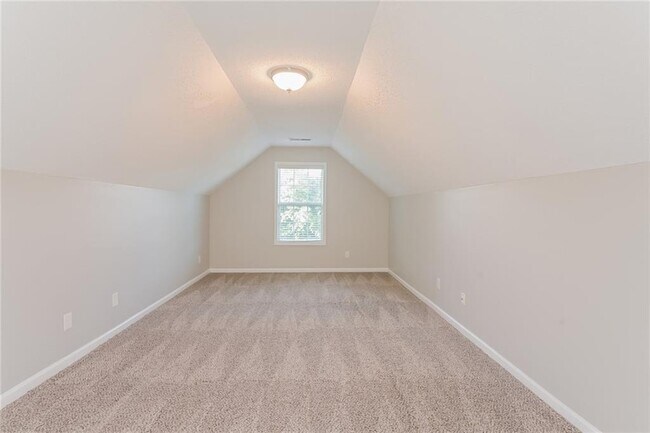 Building Photo - 919 Downing Dr
