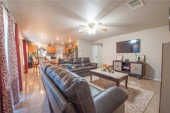 Building Photo - 1218 Gazania Dr