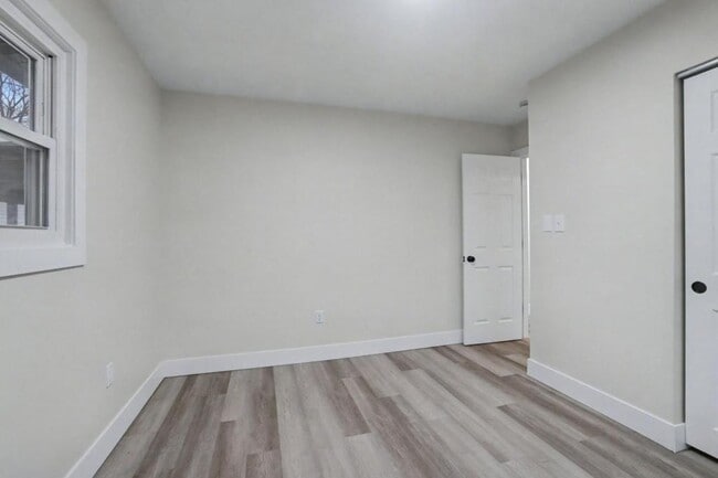 Building Photo - 5713 Mayville Dr