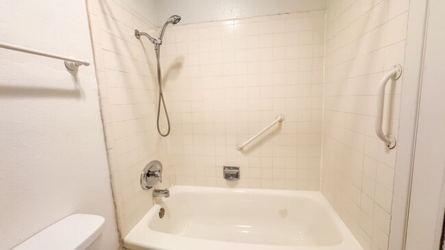 Building Photo - 3-Bed, Single Story Home in NON-HOA community