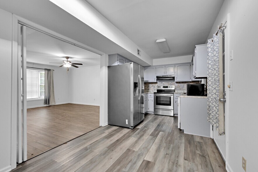 Building Photo - 2933 Riverwood Ter