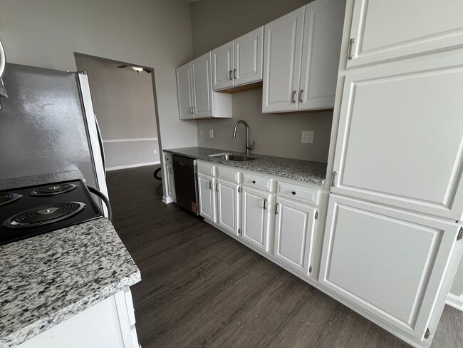 Building Photo - 305 Rain Water Way