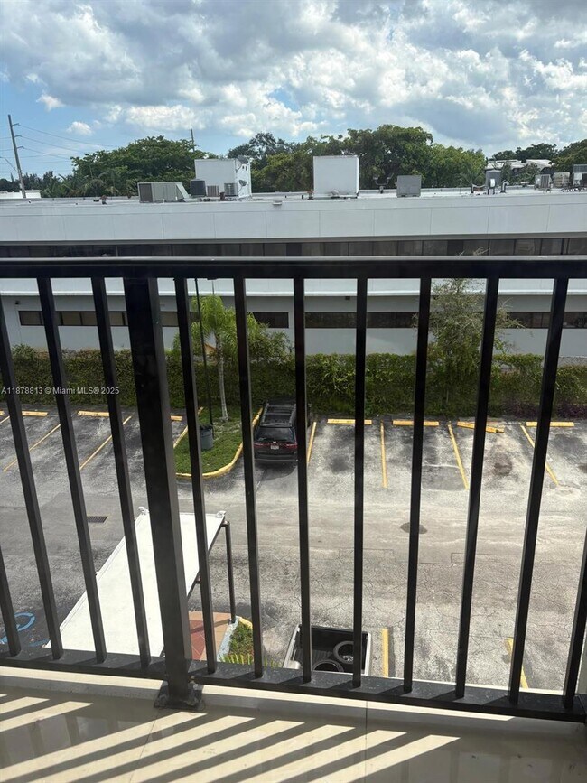 Building Photo - 16450 NW 2nd Ave