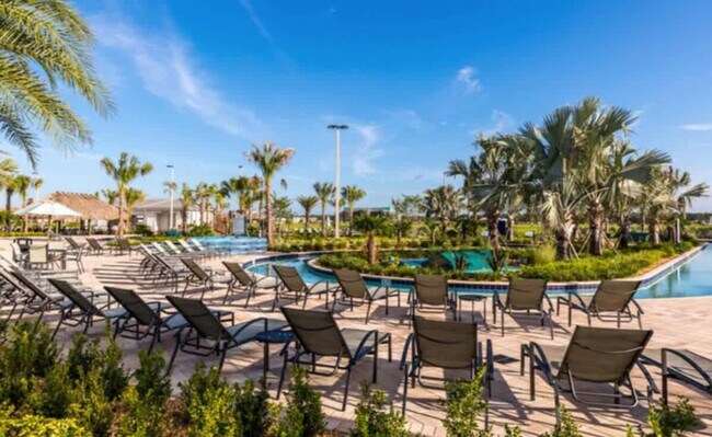 Building Photo - 2641 Scrapbook St