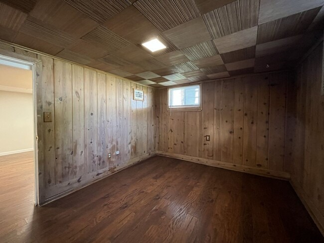 Building Photo - Bright and Welcoming Home with Modern Kitchen, Expansive Backyard & Flexible Living Space