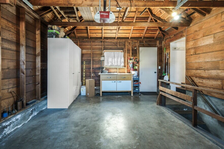 Building Photo - 4416 NE Prescott St