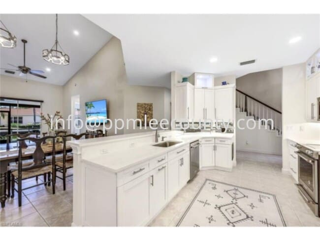 Building Photo - 3/2.5 Townhouse with den in Harbour Isle Y...