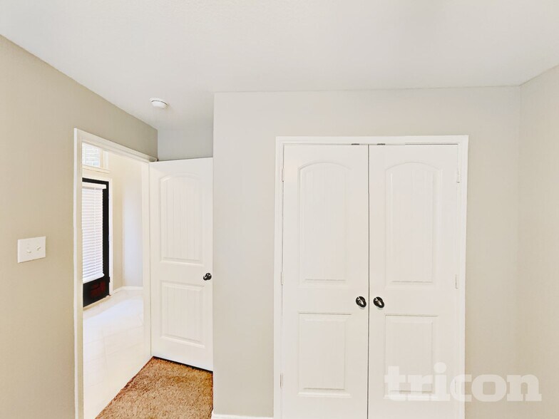 Building Photo - 457 Peach Ln