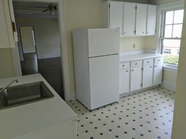 Building Photo - 3113 Delaware Ave