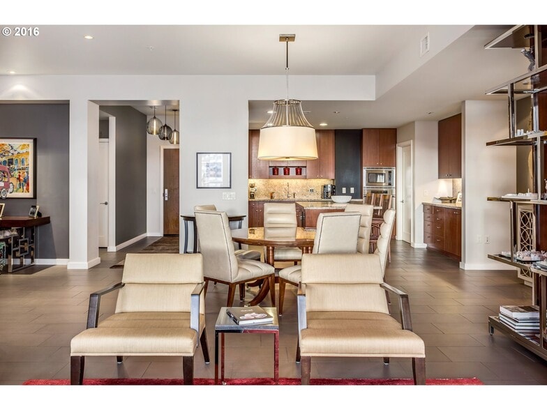 Building Photo - 1025 NW Couch St