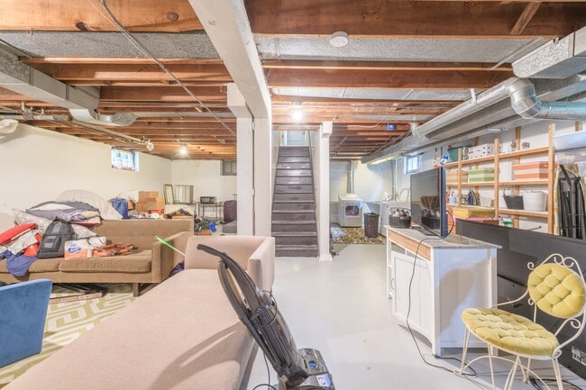 Building Photo - Lovely 3 Bedroom Home in Minneapolis