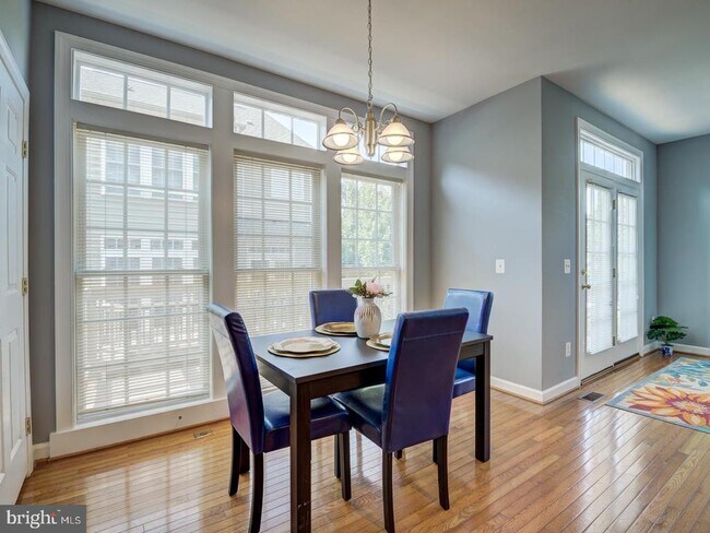 Building Photo - 8410 Chaucer House Ct