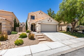 Building Photo - Beautiful 4 bedroom home in Lake Las Vegas...