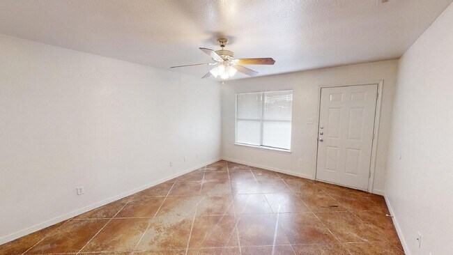 Building Photo - 803 Harley Dr