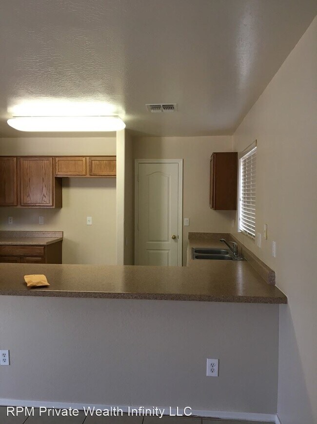 Building Photo - 4 br, 3 bath House - 21826 W. Sonora Street