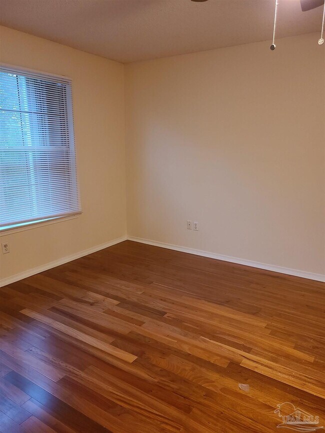 Building Photo - 358 Mirabelle Dr