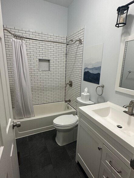 Second Bath - 1464 W Grace St