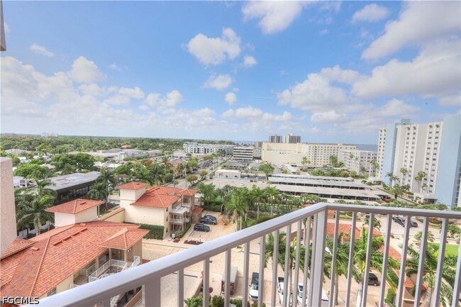 Building Photo - 2090 W First St