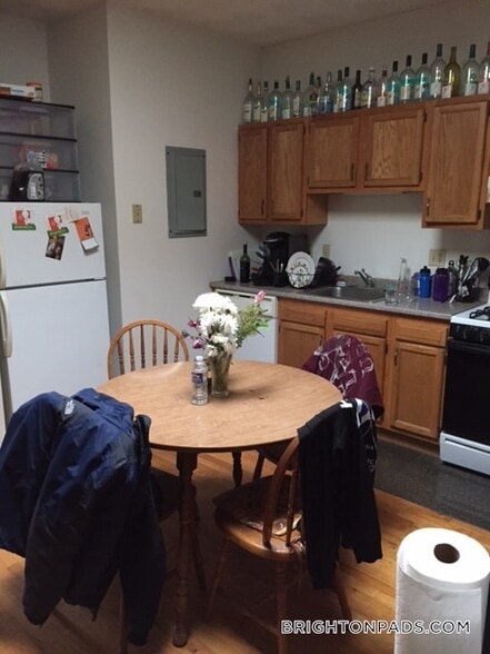 Building Photo - 17 Cummings Rd